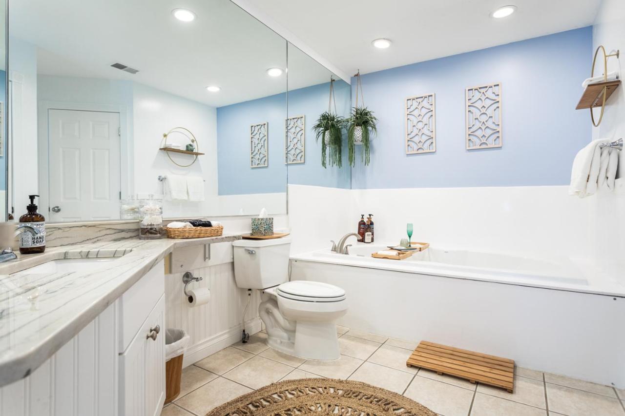 Apartment New Listing Bliss 211! Stunning Bay View