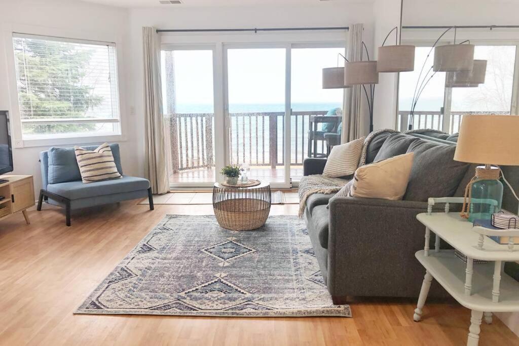 Apartment New Listing Bliss 211! Stunning Bay View