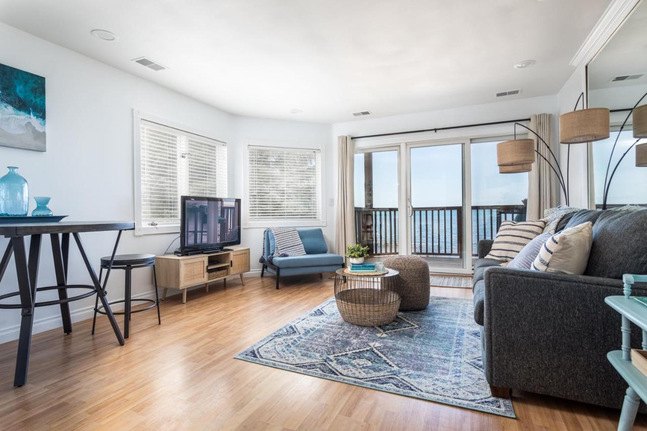 Apartment New Listing Bliss 211! Stunning Bay View