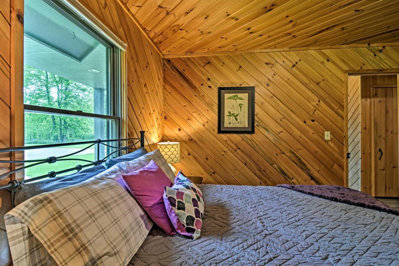 Riverfront Traverse Fish, Kayak And Tube Holiday home Traverse City