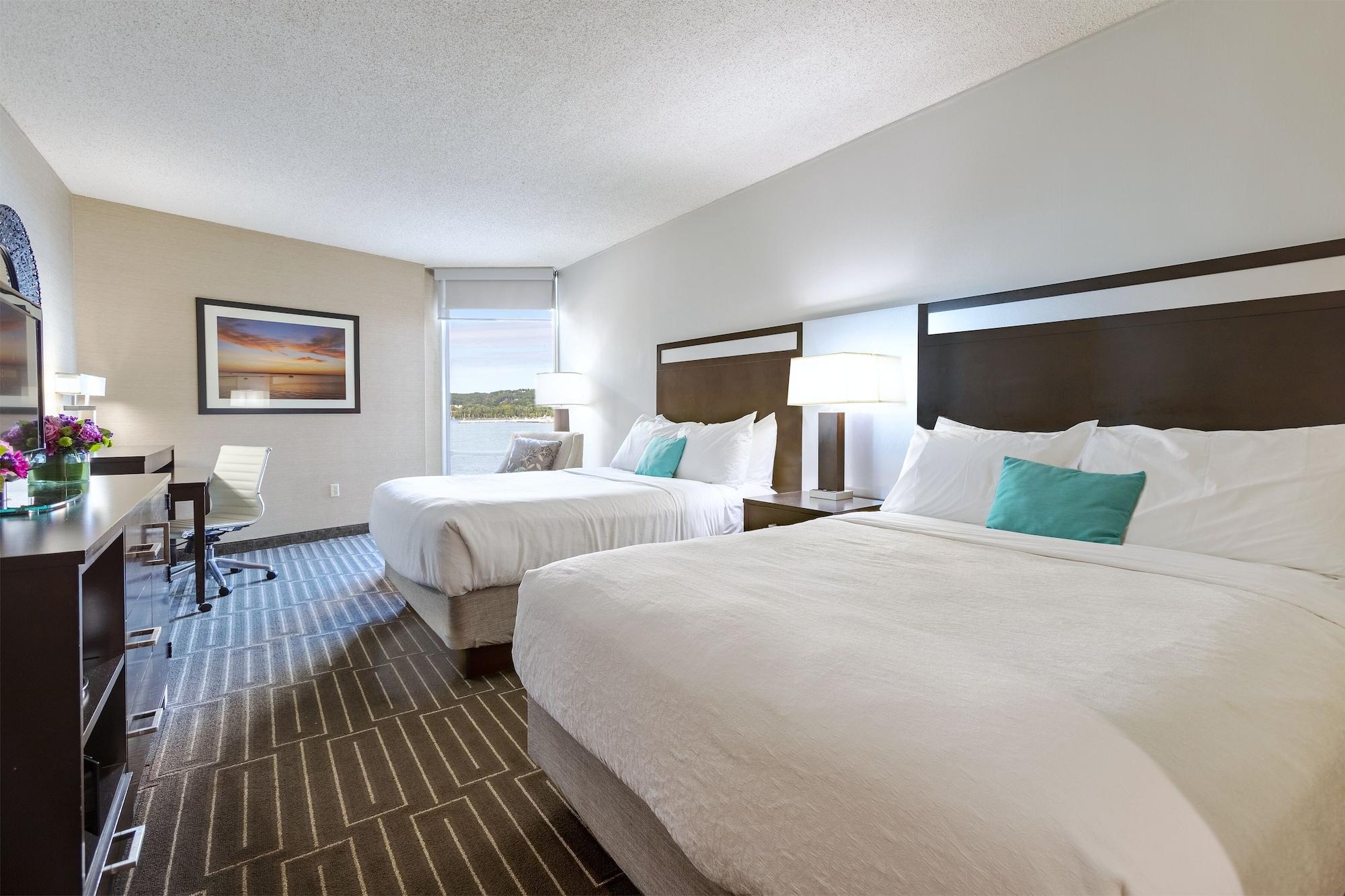 Hotel West Bay Beach, A Traverse City