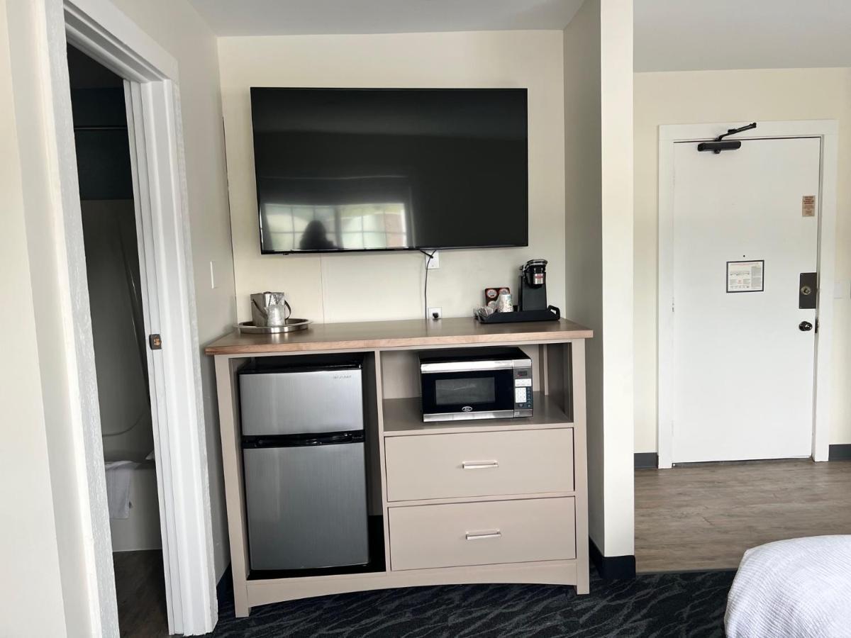 The Haus - Traverse Hotel