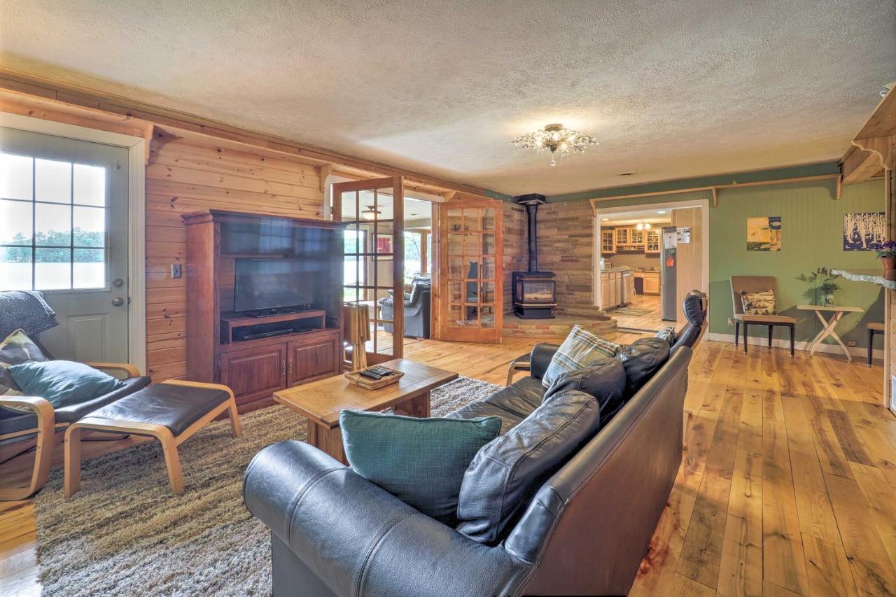 Holiday home 13 Mi To Downtown Quiet Lakefront Traverse City