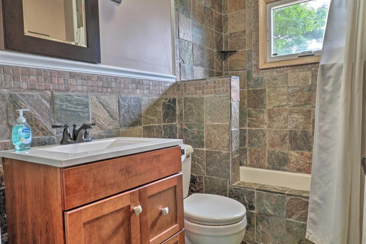 13 Mi To Downtown Quiet Lakefront Holiday home *