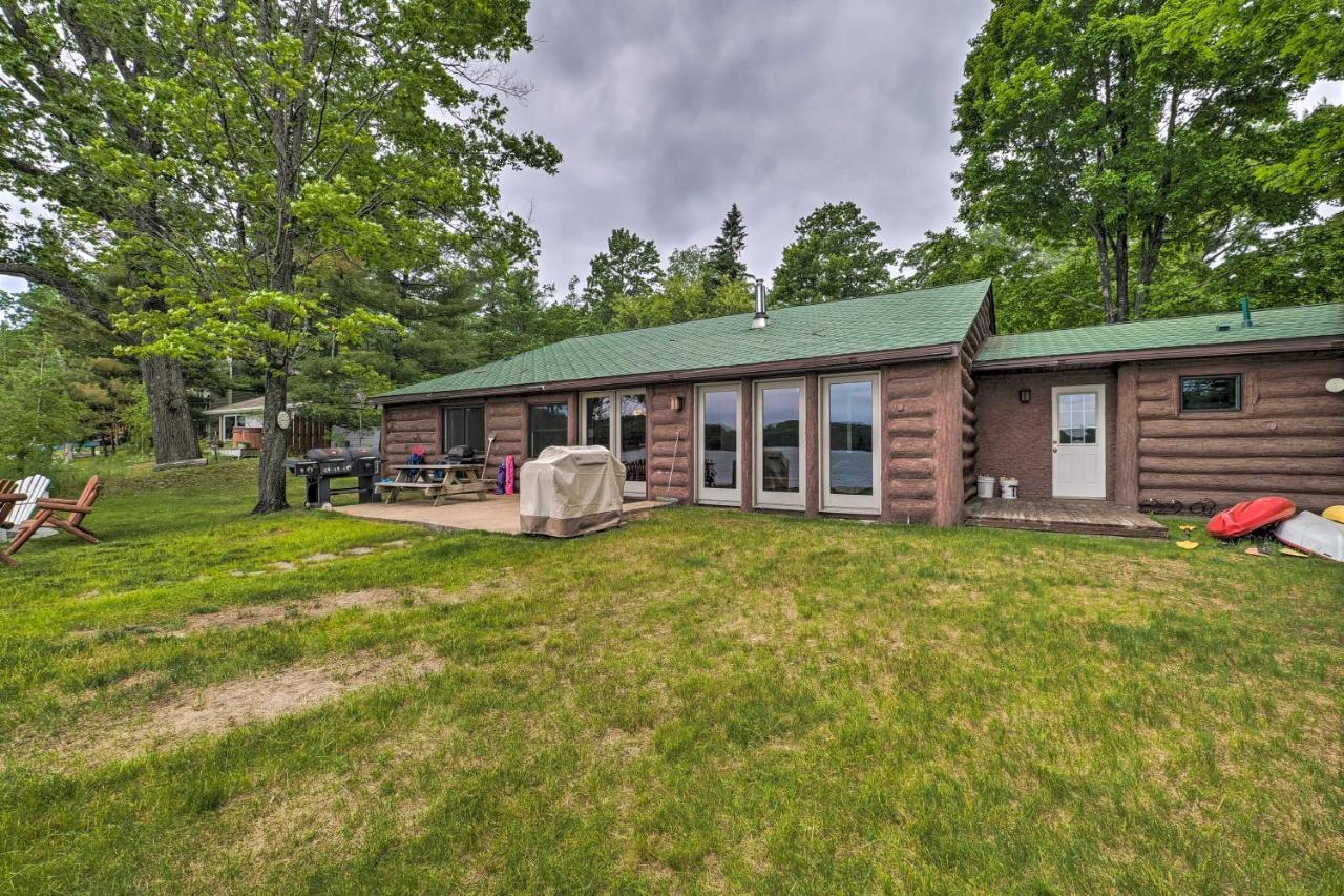 Holiday home 13 Mi To Downtown Quiet Lakefront Traverse City