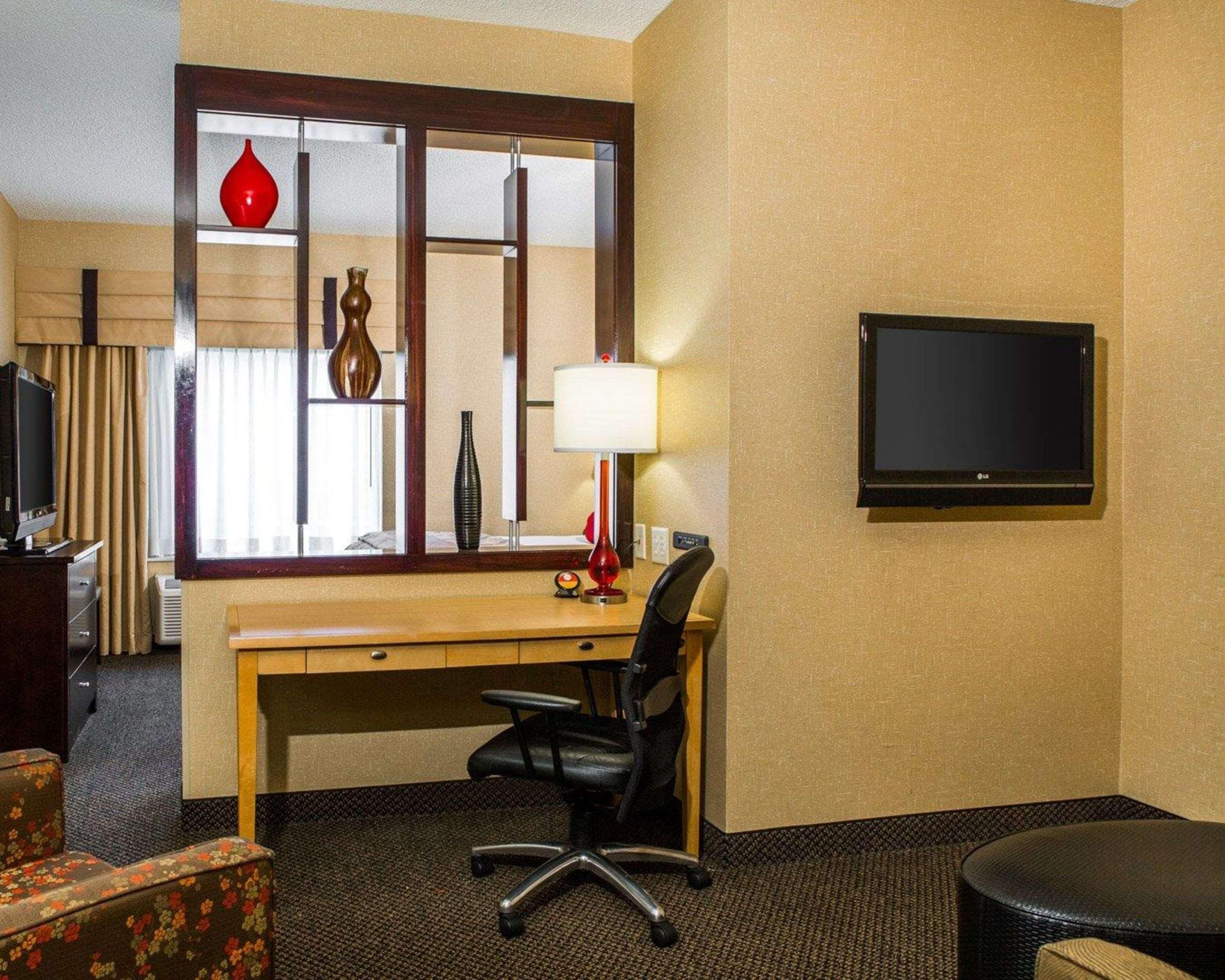 Hotel Cambria Traverse 3*