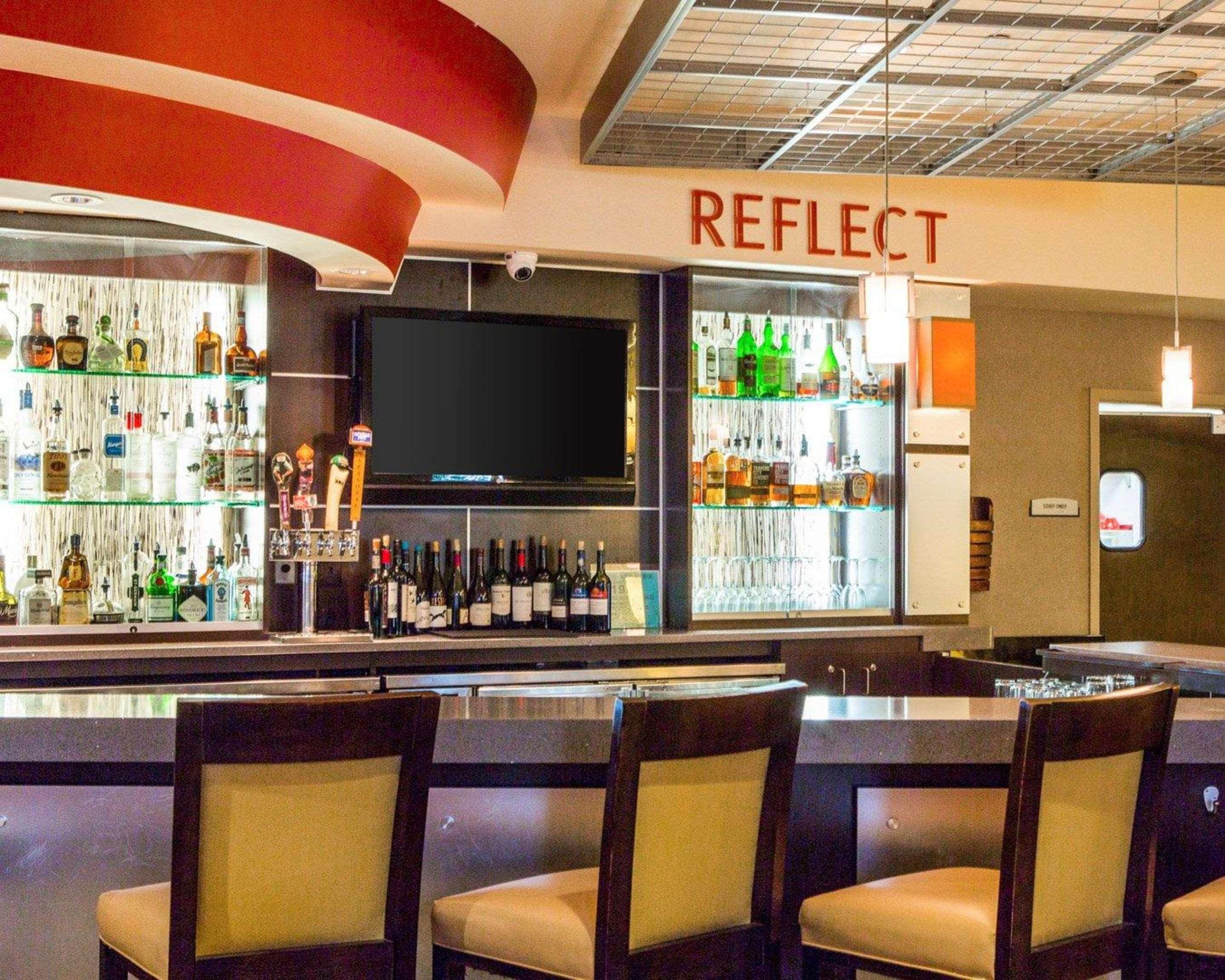 Hotel Cambria Traverse 3*