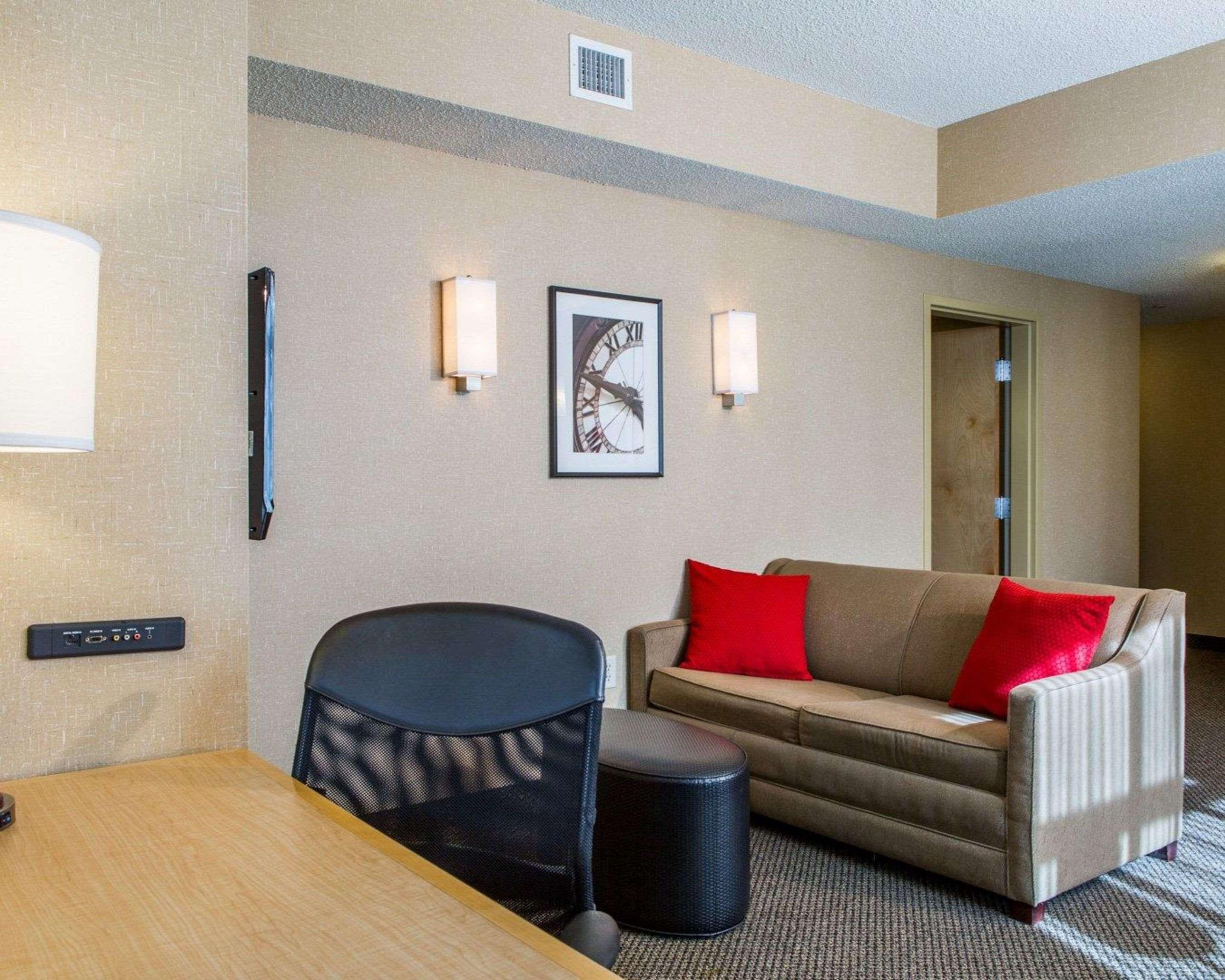 Cambria Traverse Hotel