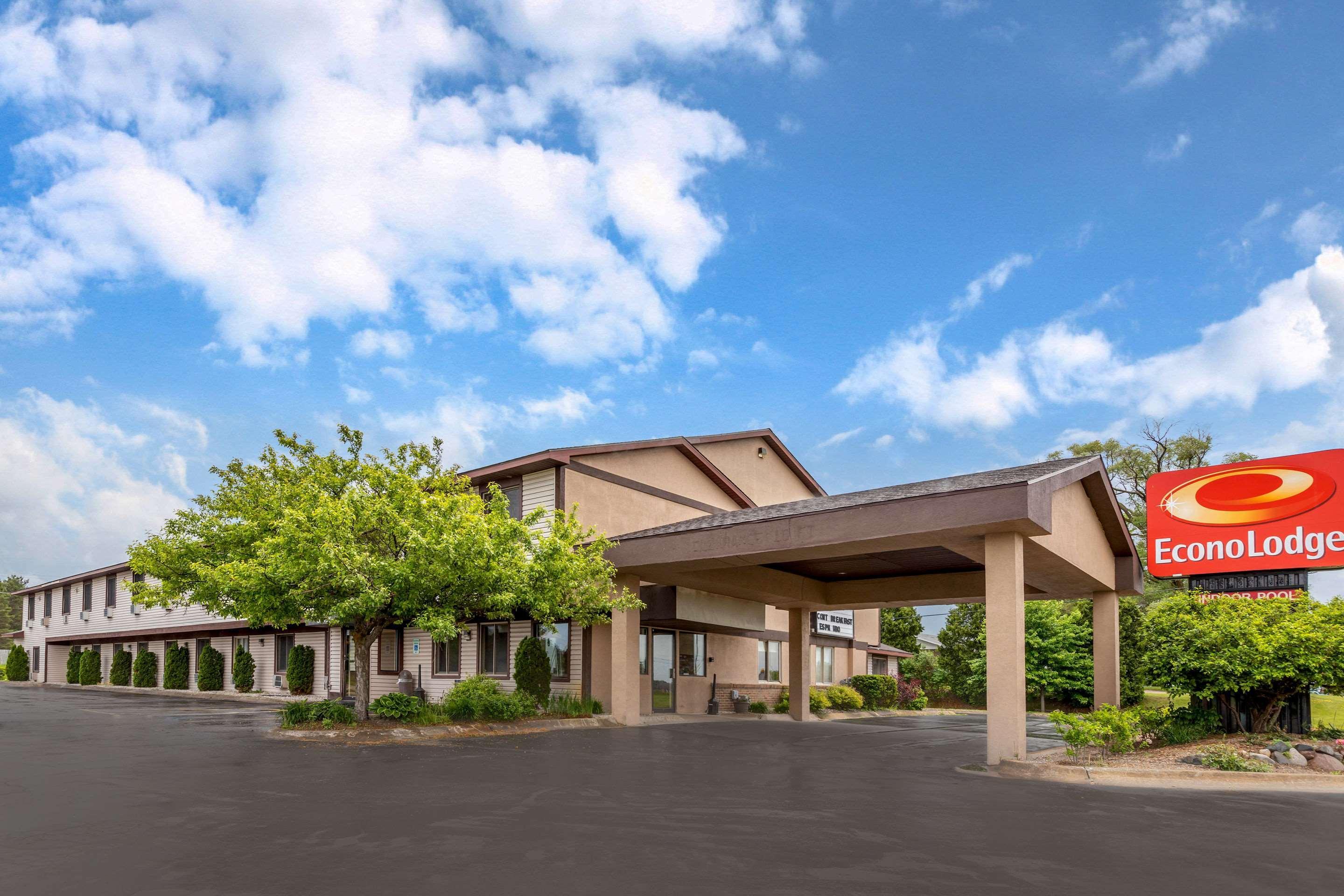 Lodge Econo Traverse City