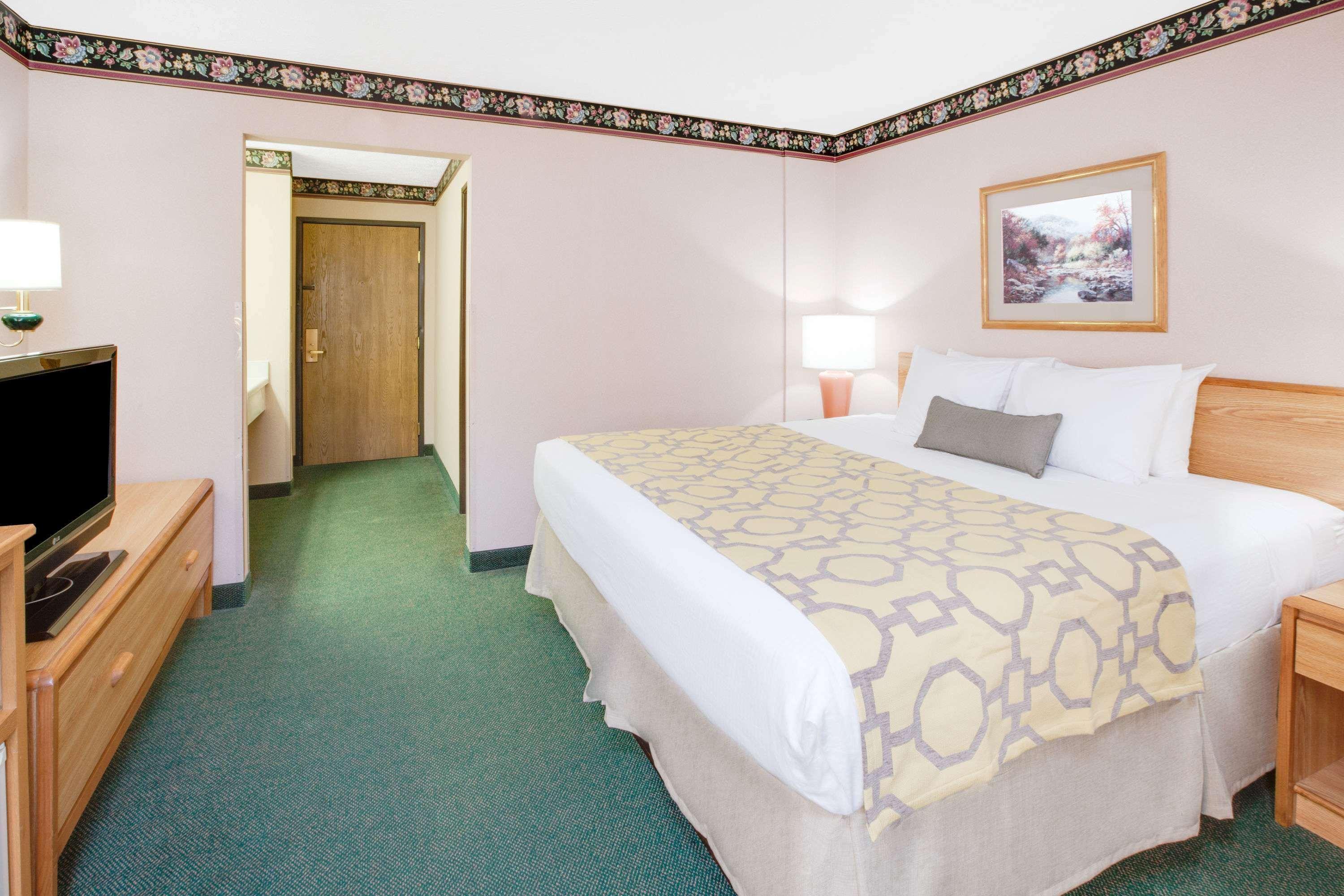 Hotel Baymont By Wyndham Traverse Traverse City