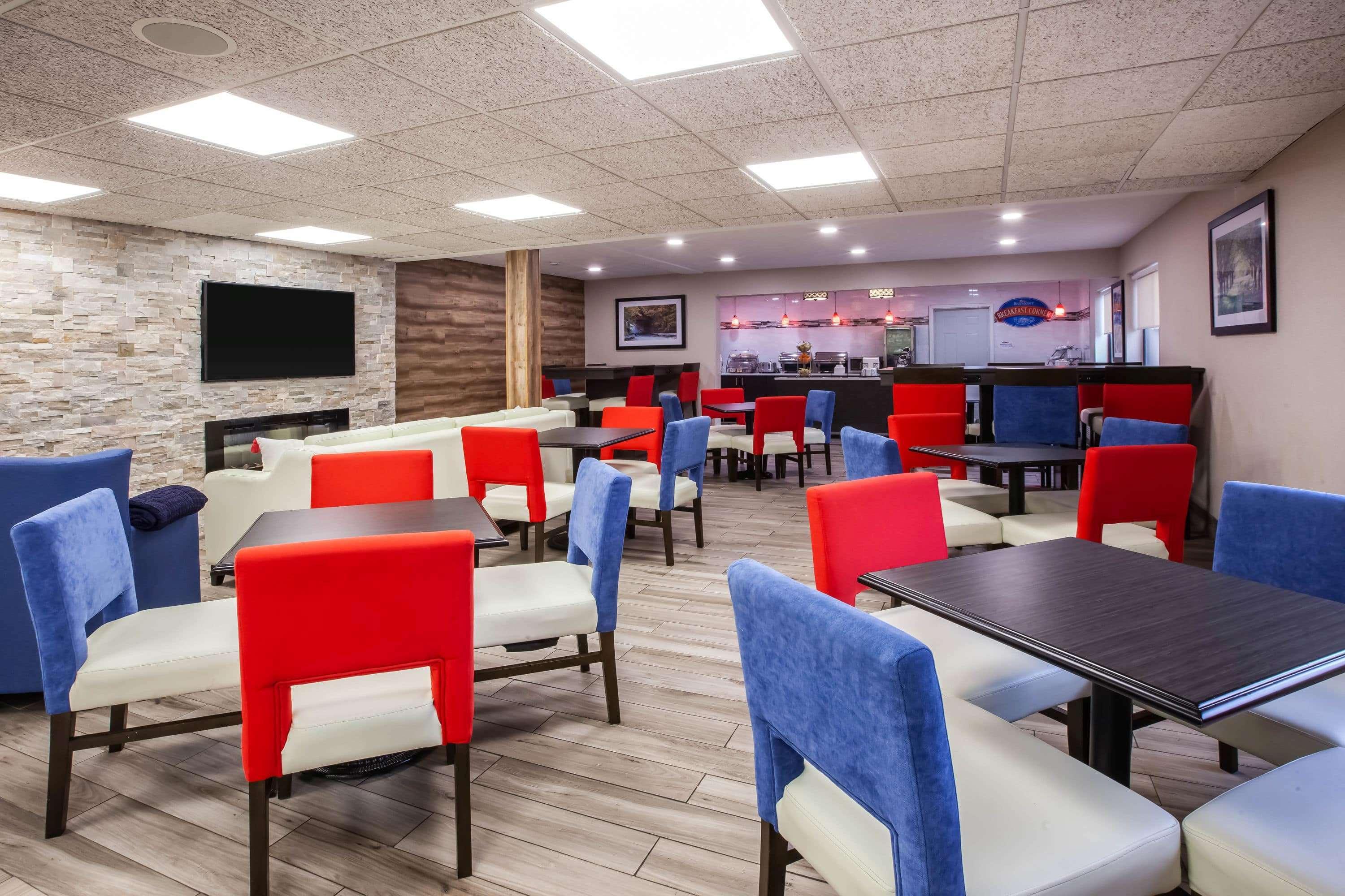 Baymont By Wyndham Traverse Hotel 3*