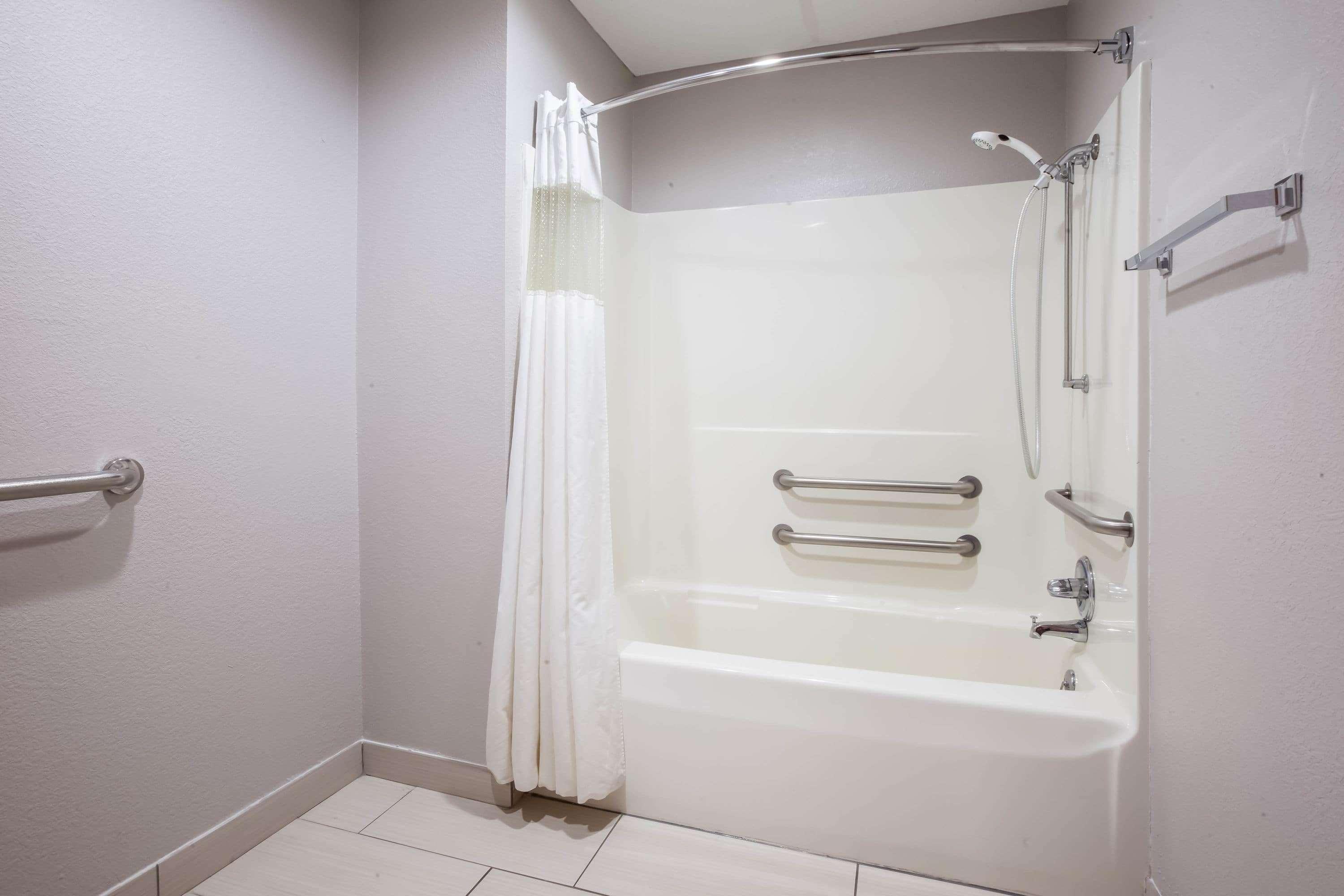 Hotel Baymont By Wyndham Traverse 3*