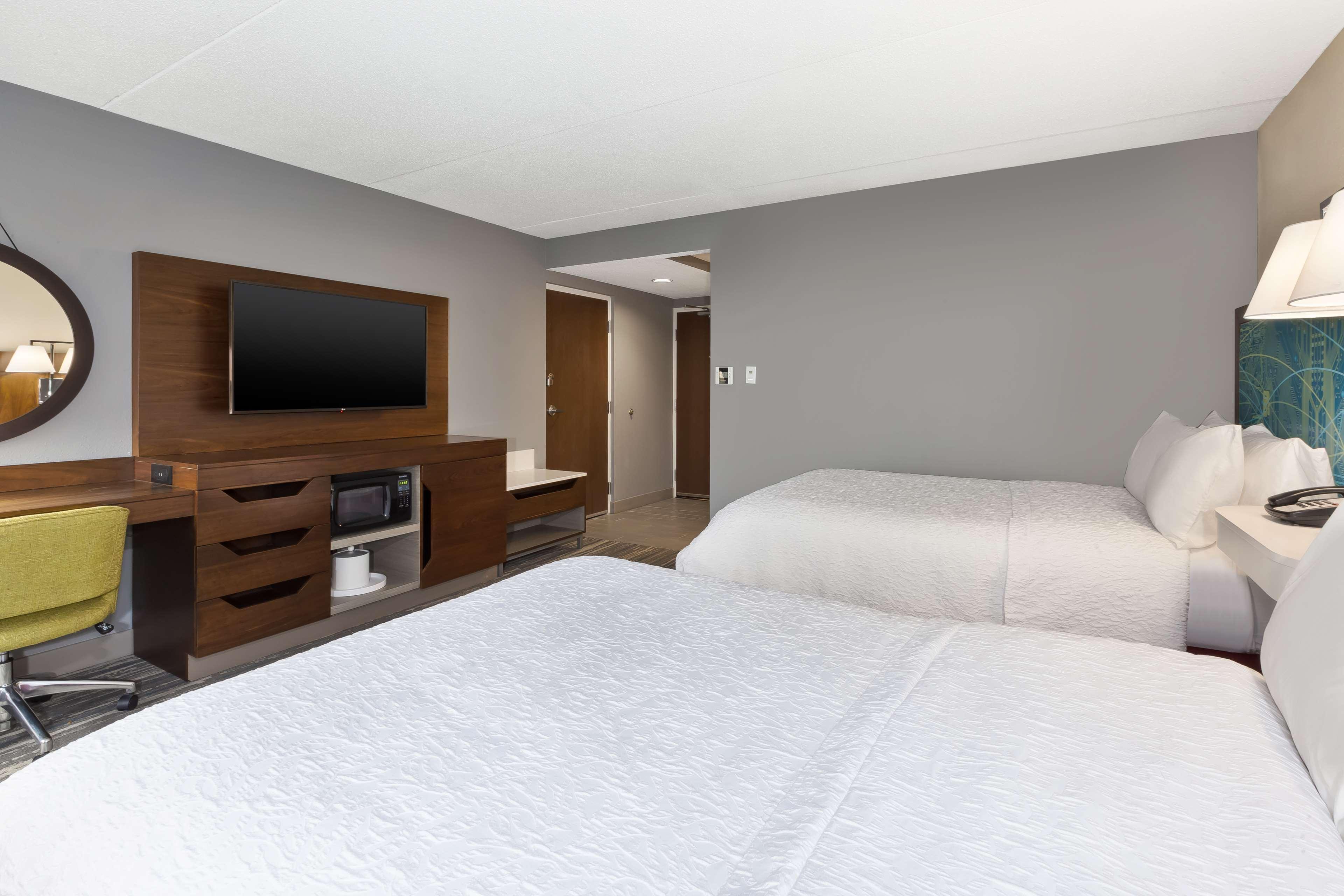 Hampton Traverse Hotel