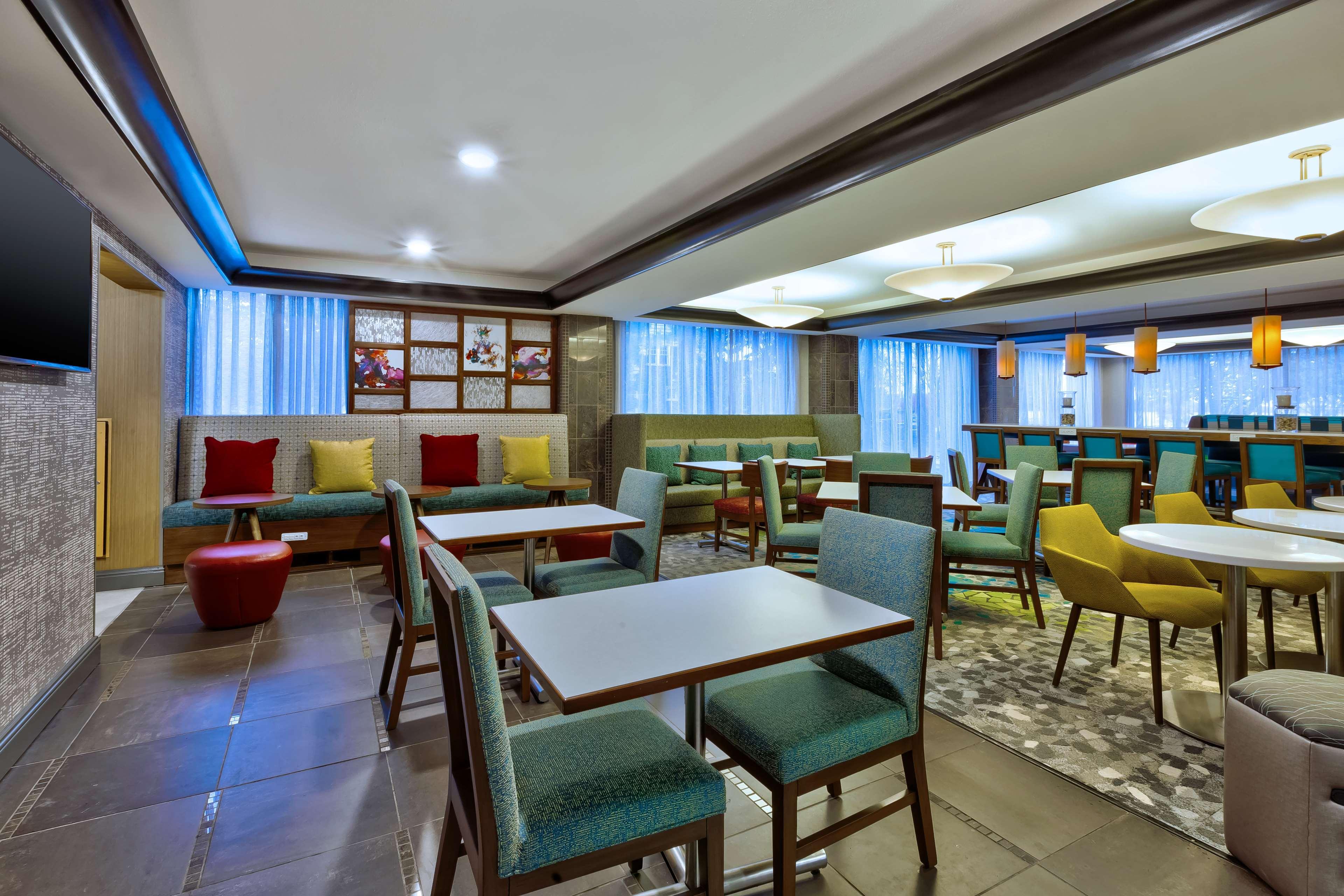 Hampton Traverse Hotel