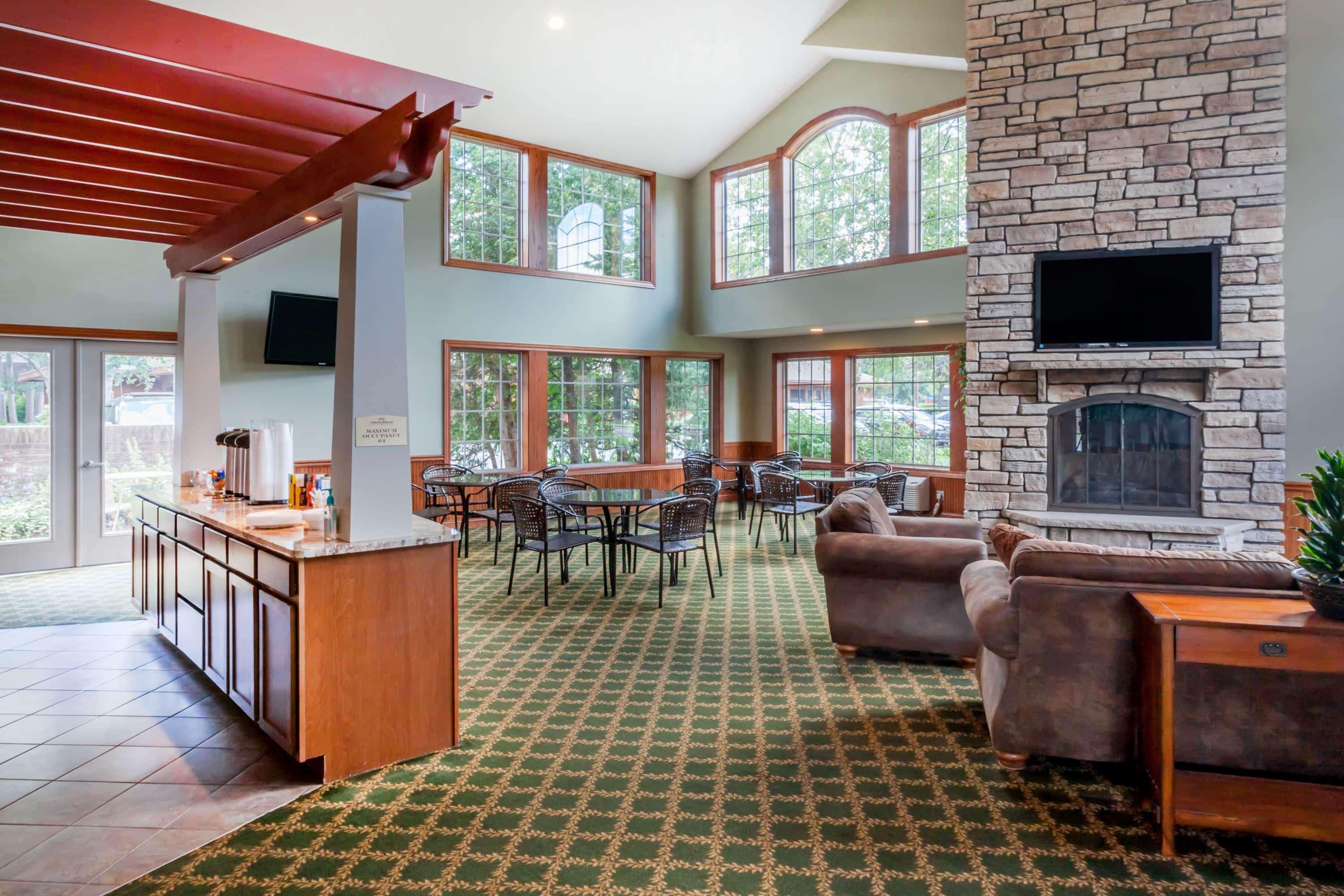 Howard Johnson By Wyndham Traverse 3*
