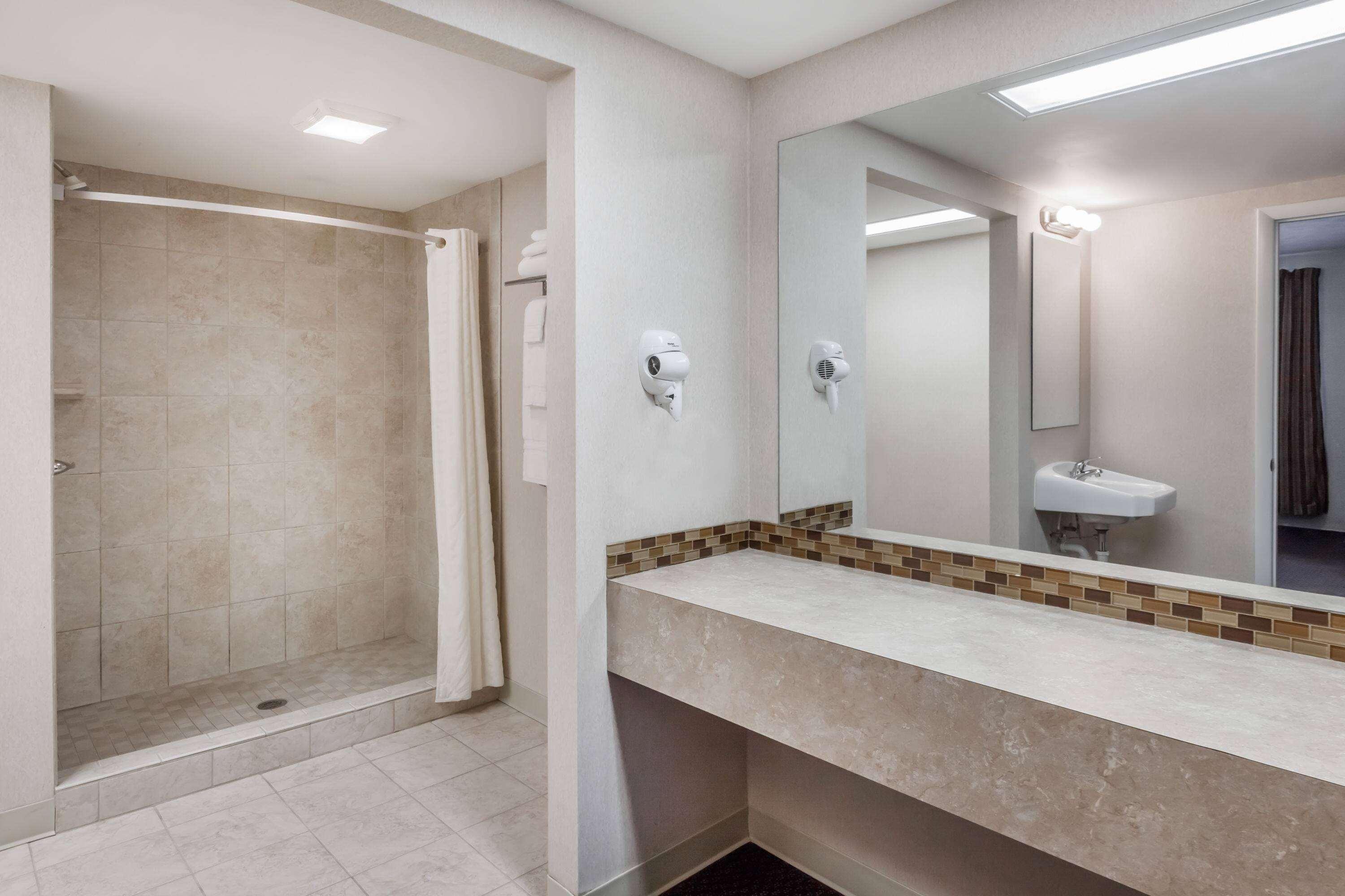 Howard Johnson By Wyndham Traverse 3*