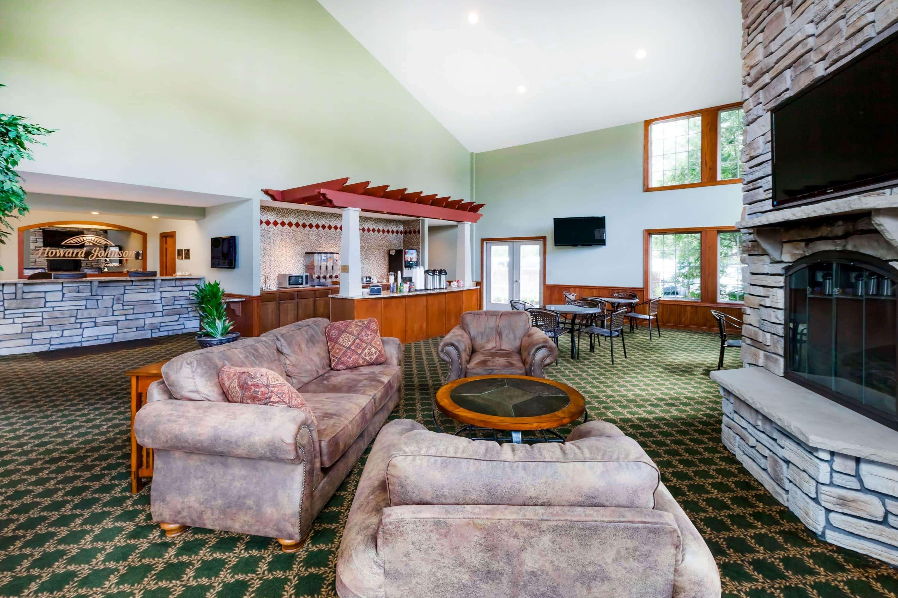 Hotel Howard Johnson By Wyndham Traverse 3*