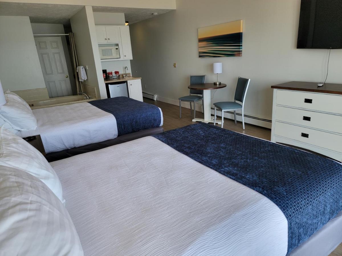 Hotel Pointes North Beachfront Traverse City