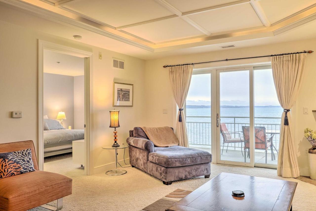 Beachfront Traverse With Pool Apartment *