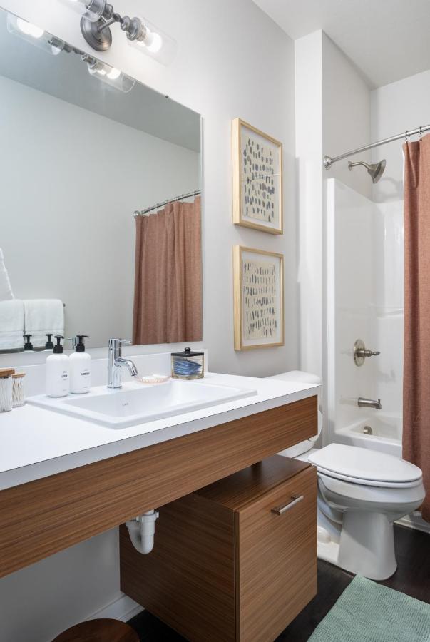 New Happy Trail 2br Close To Downtown Apartment *