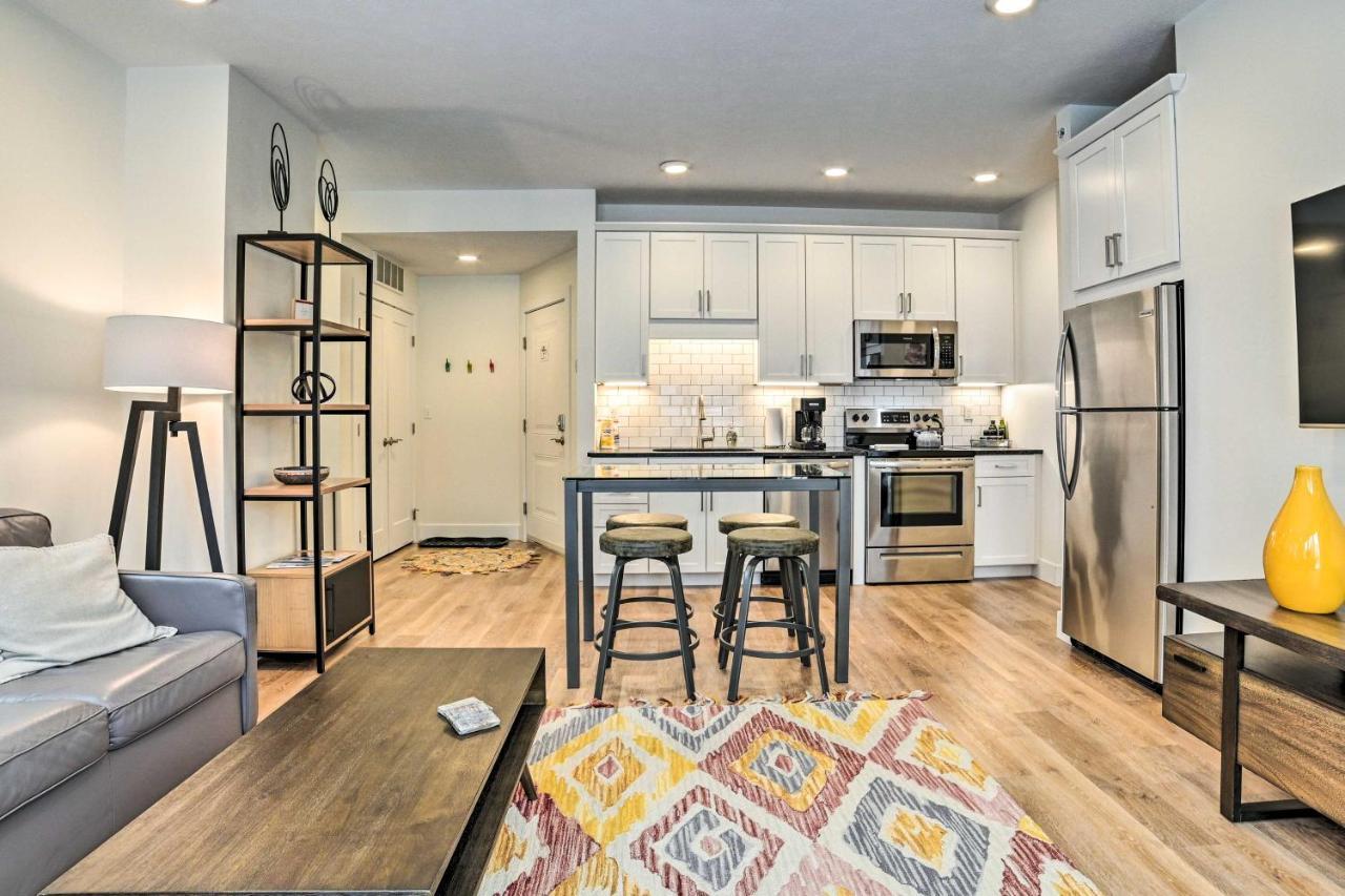 Apartment Traverse Half Mi To Front Street!