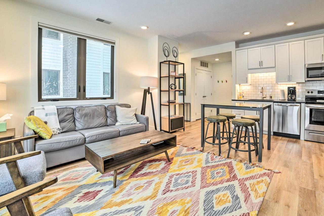 Apartment Traverse Half Mi To Front Street! *