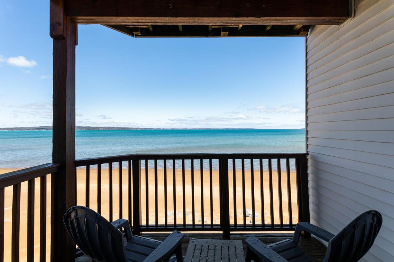Beachside 215 Luxury On The Holiday home Traverse City