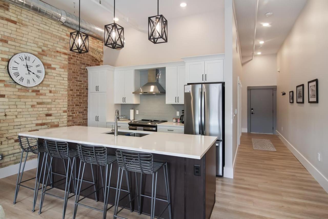 Golden Lofts Unit 1 Downtown Traverse 1bd 1ba * Traverse City