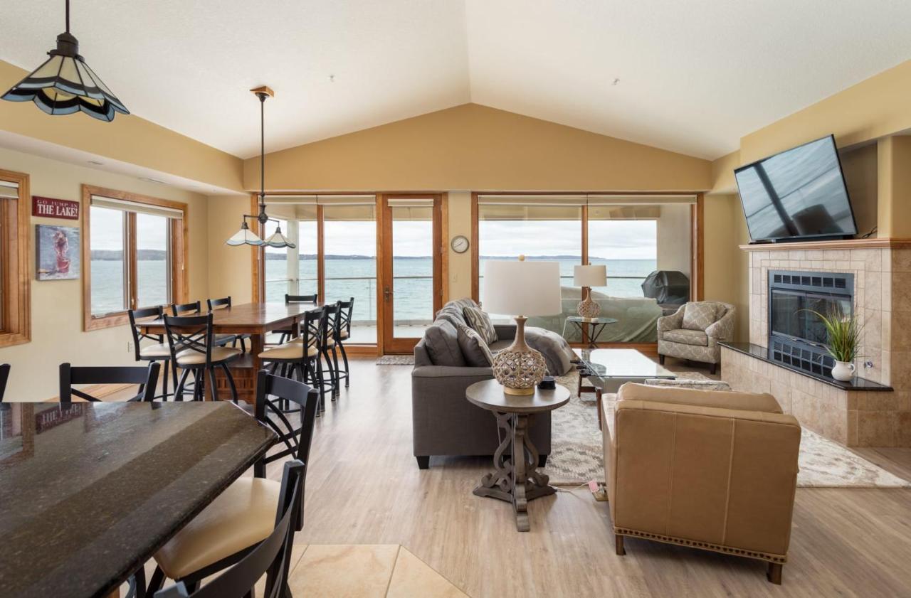 Sugar 3004 Luxury Beachfront Holiday home