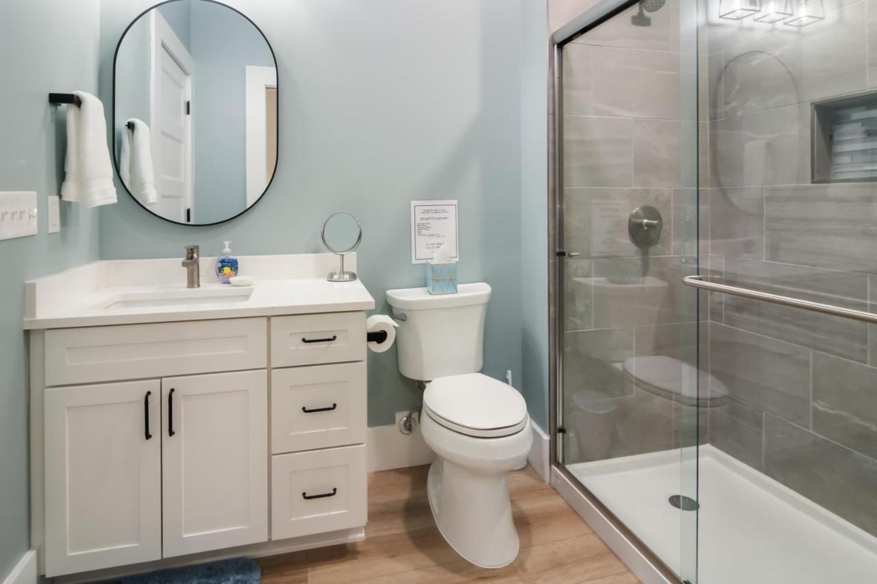 Golden Lofts Unit 3 Downtown Traverse 2bd 2ba Holiday home *