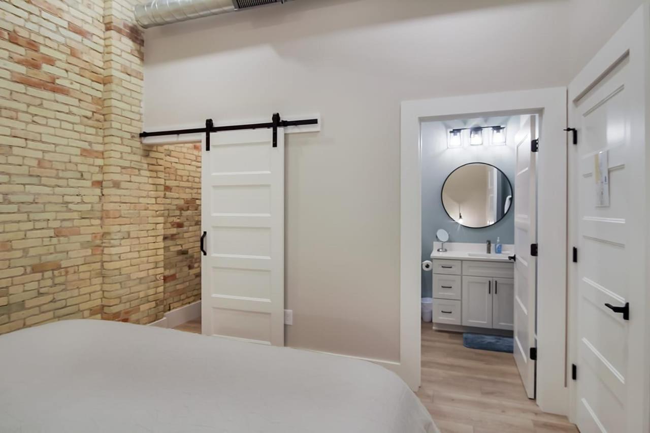 Golden Lofts Unit 3 Downtown Traverse 2bd 2ba Holiday home