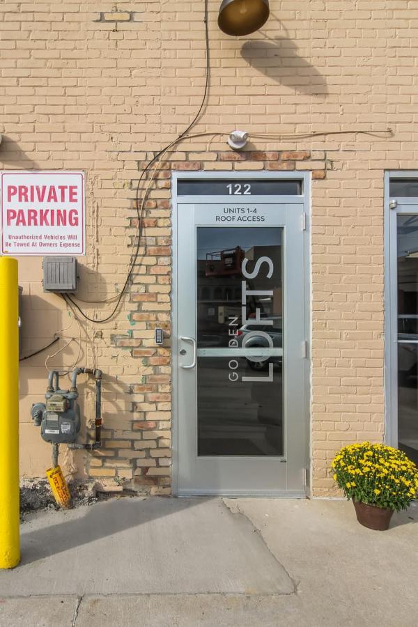 Golden Lofts Unit 3 Downtown Traverse 2bd 2ba Holiday home *