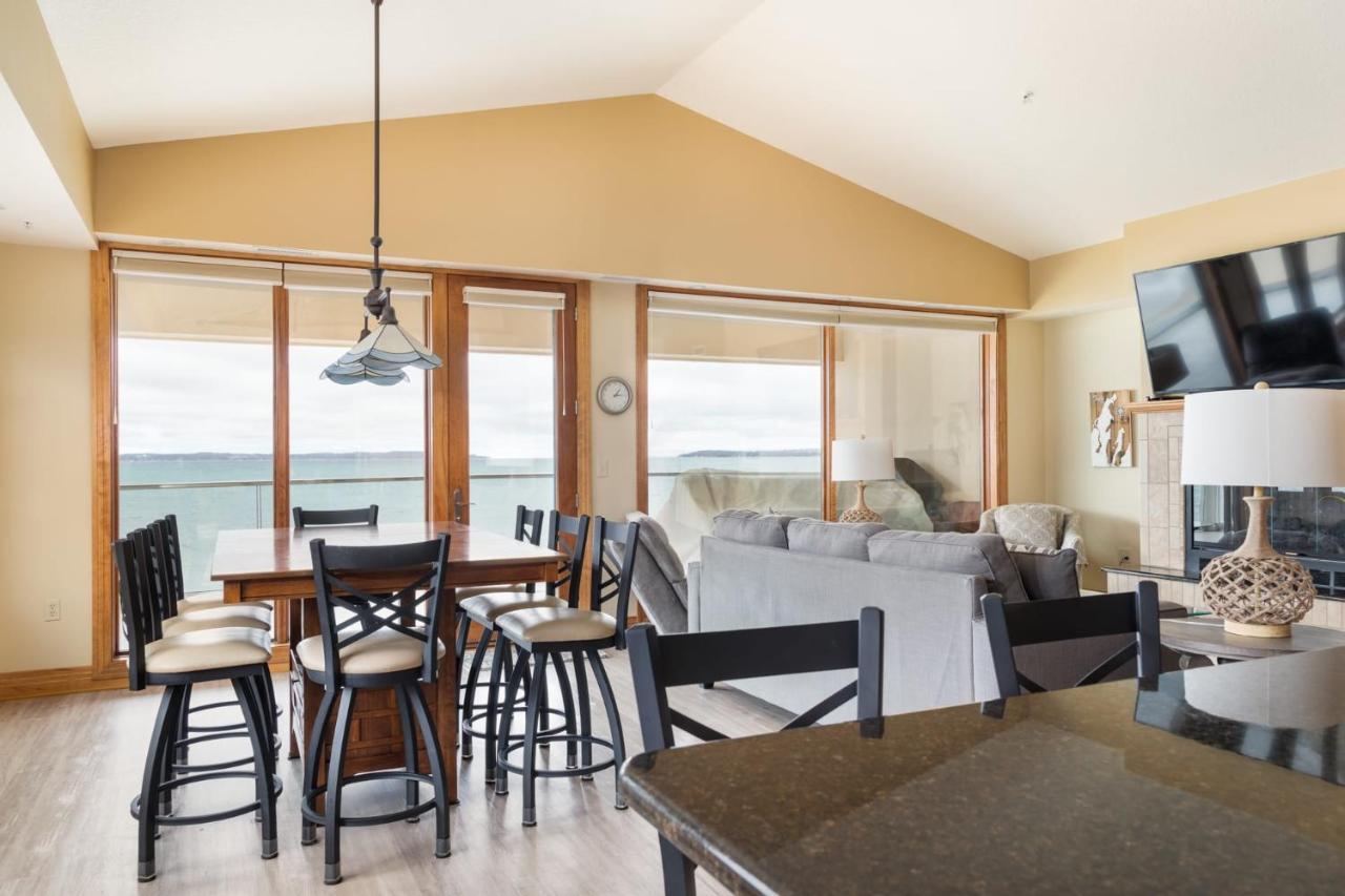 Sugar 3004 Luxury Beachfront * Traverse City
