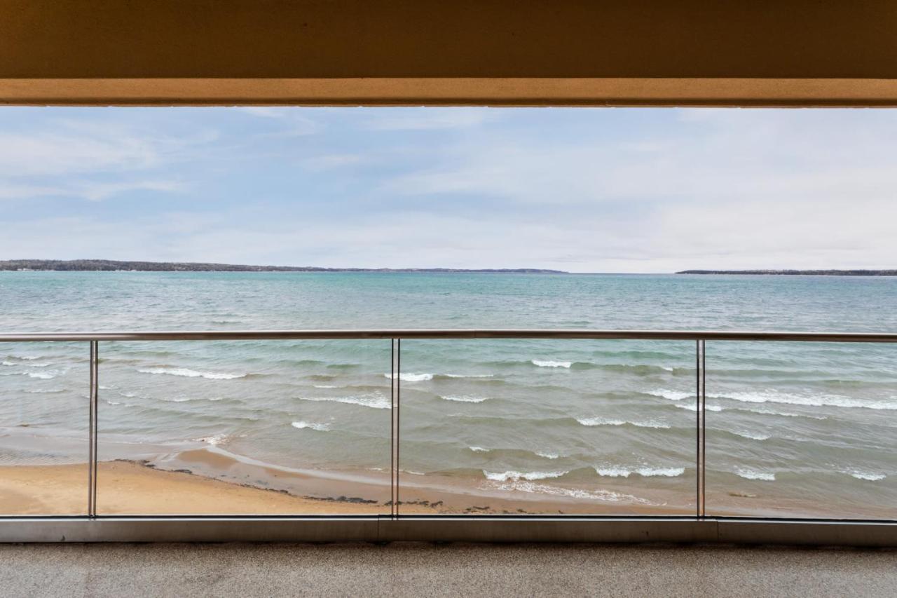 Sugar 3004 Luxury Beachfront Holiday home Traverse City