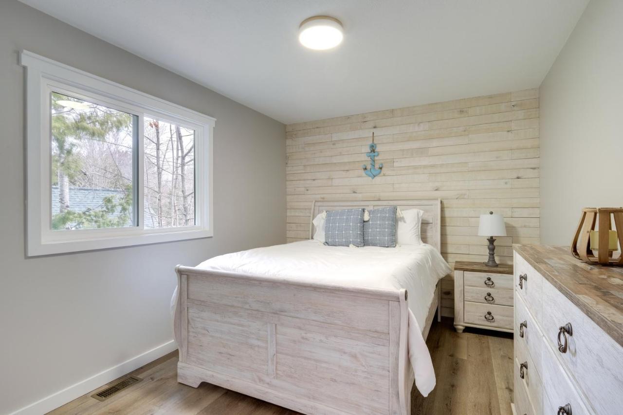 Modern Traverse House With Hot Tub! Holiday home Traverse City