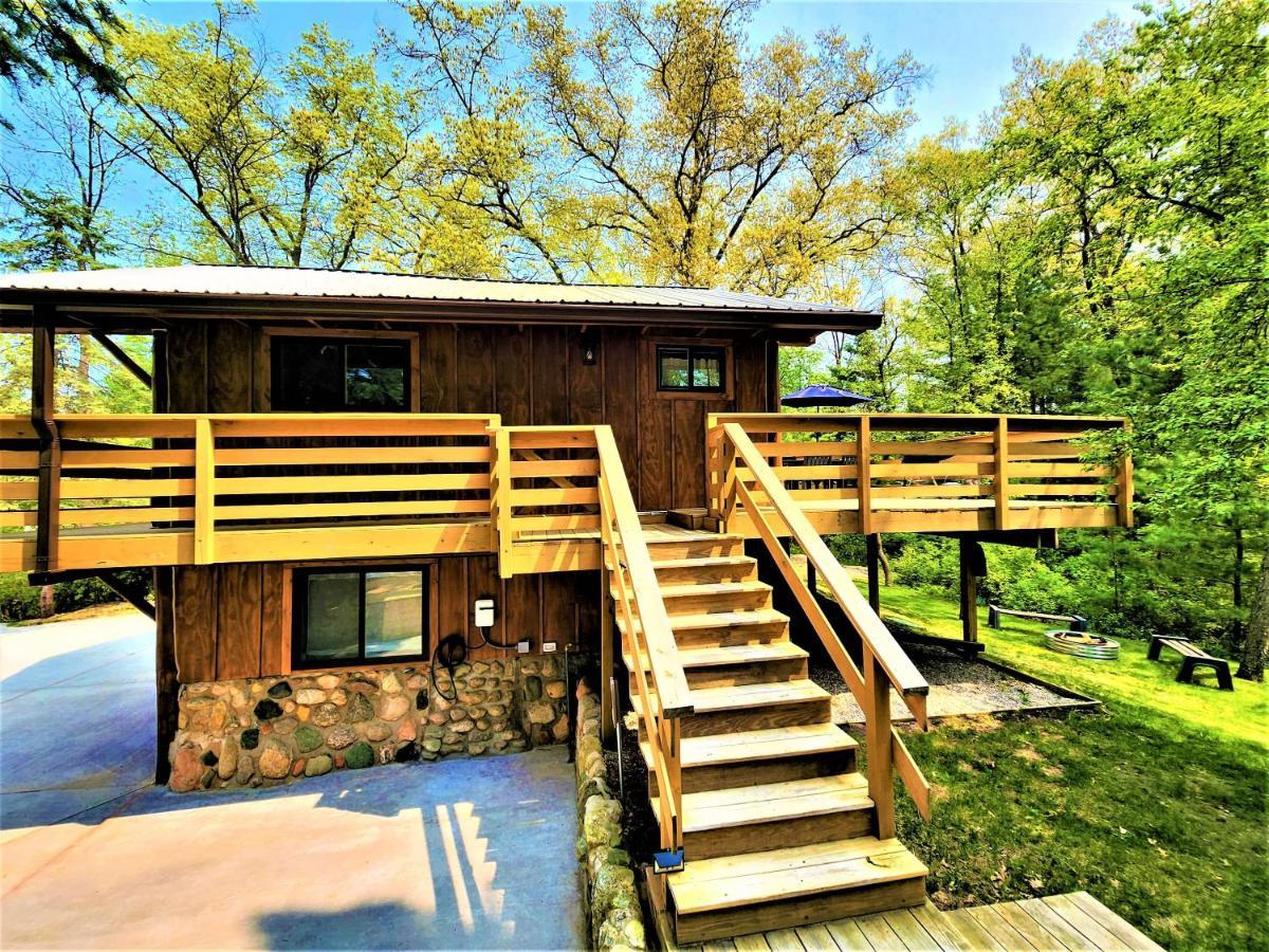 Chalet Beachside-hottub-fireplace-authentically Northern *