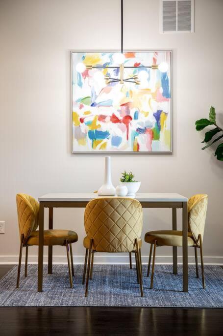 Fun & Trendy Close To Downtown And The Apartment Traverse City
