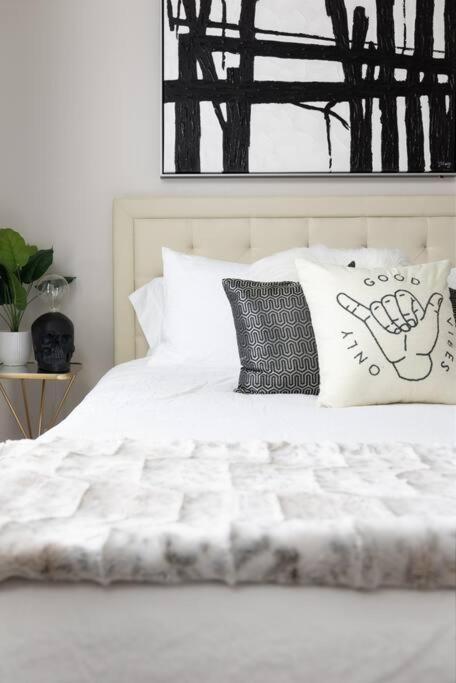 Fun & Trendy Close To Downtown And The Apartment Traverse City