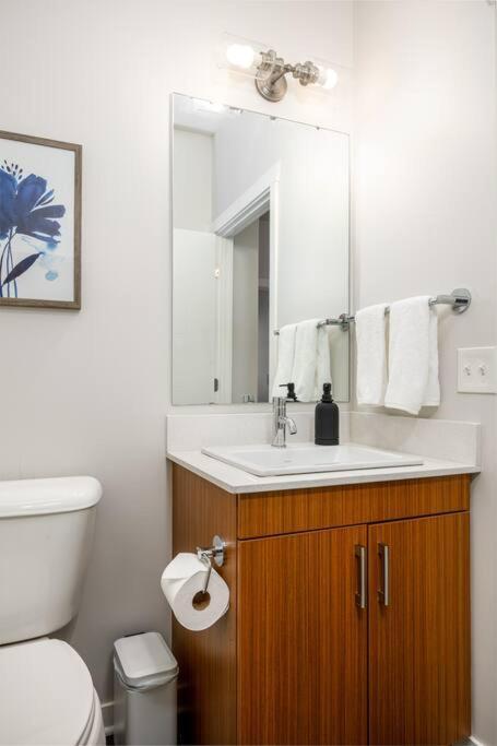 Fun & Trendy Close To Downtown And The Traverse City