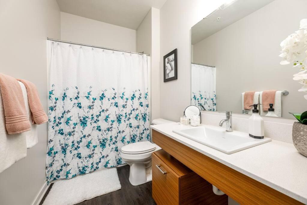 Fun & Trendy Close To Downtown And The