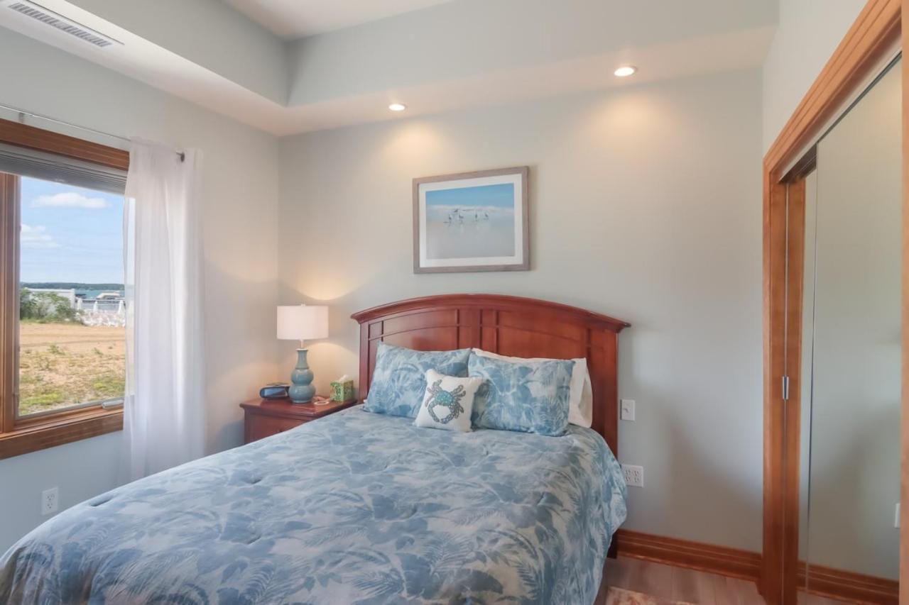 Sugar 1012 Luxury Waterfront Holiday home