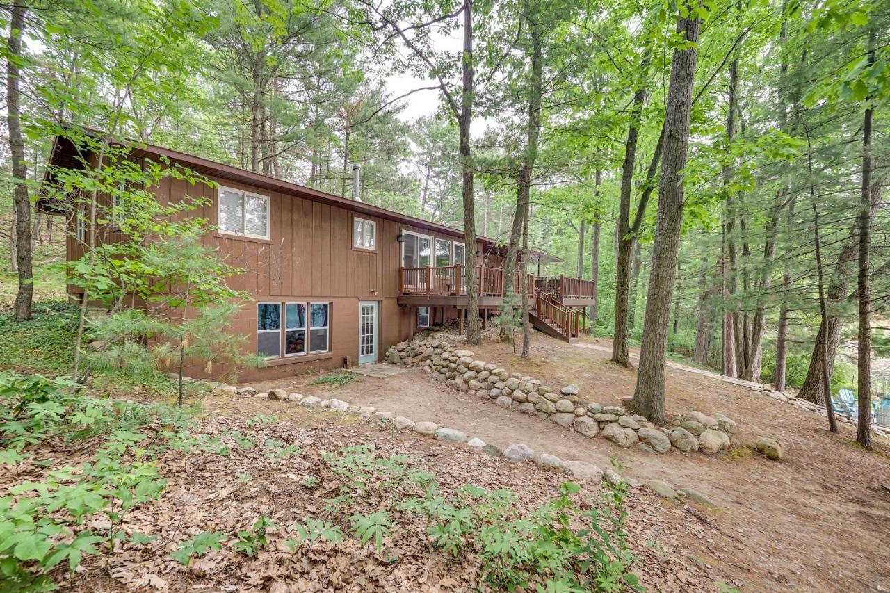 Traverse Retreat With Deck And Access *