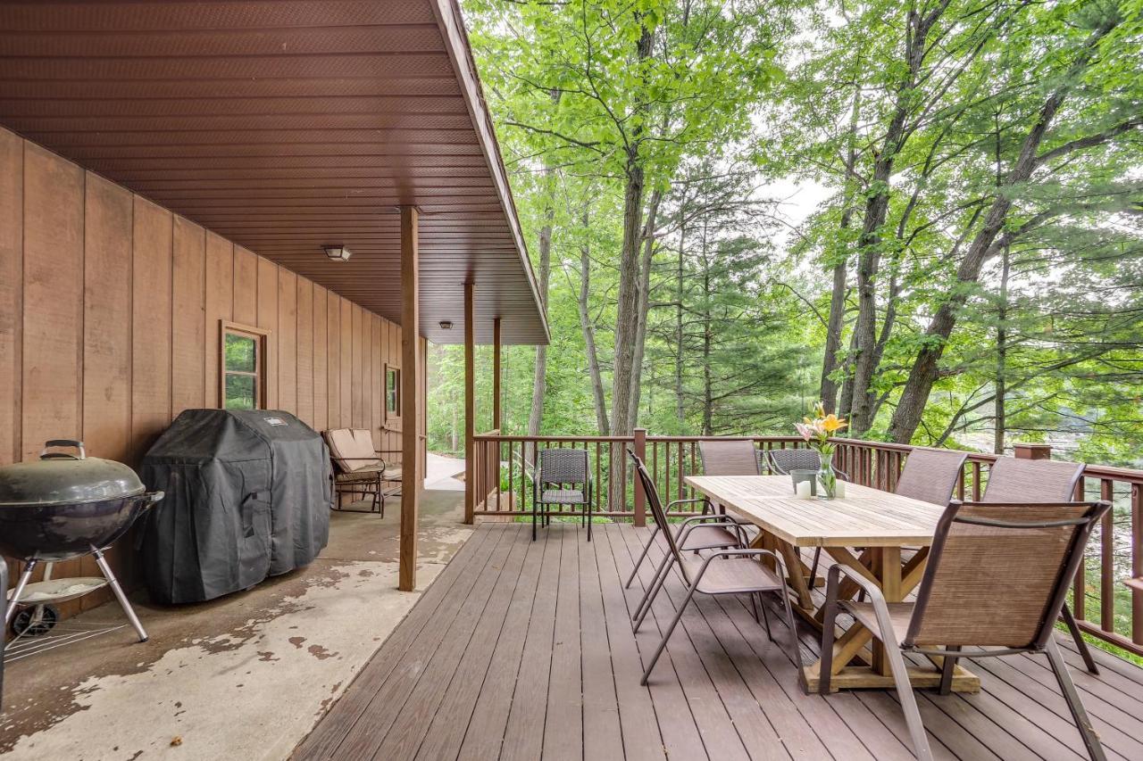 Traverse Retreat With Deck And Access * Traverse City