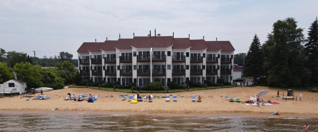 Beach 326 *