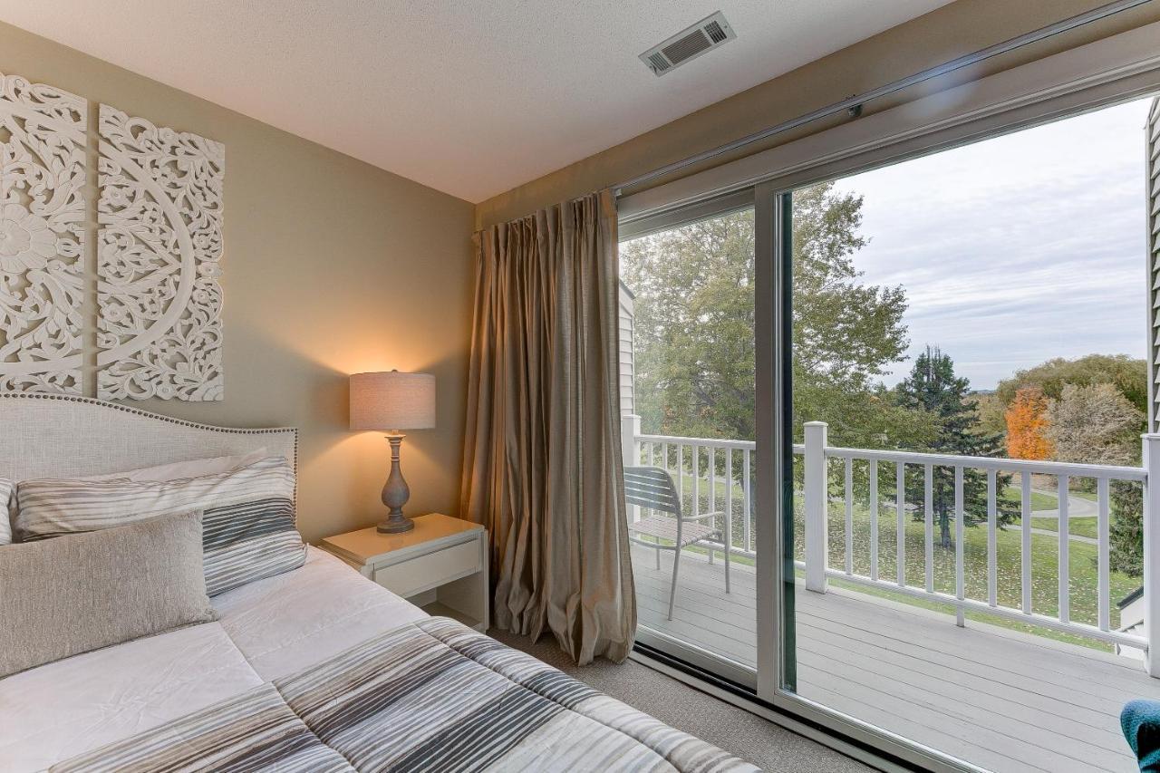 Beautiful Comfy 2 Bedroom Stunning Golf Course Views 5166 *