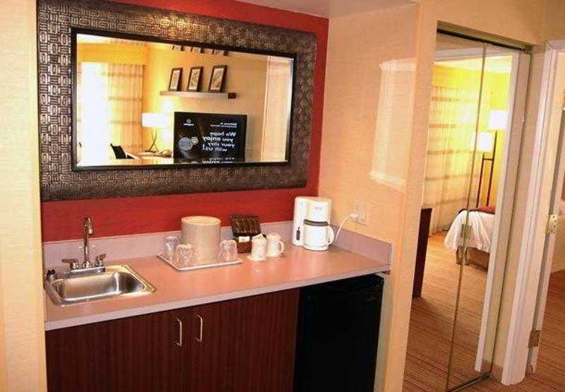 Courtyard By Marriott Traverse Hotel Traverse City