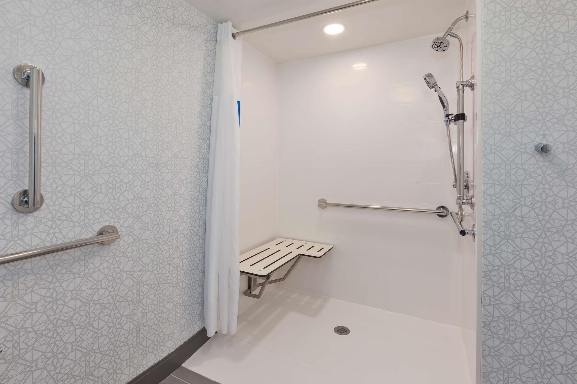 Hotel Hampton Traverse 3*