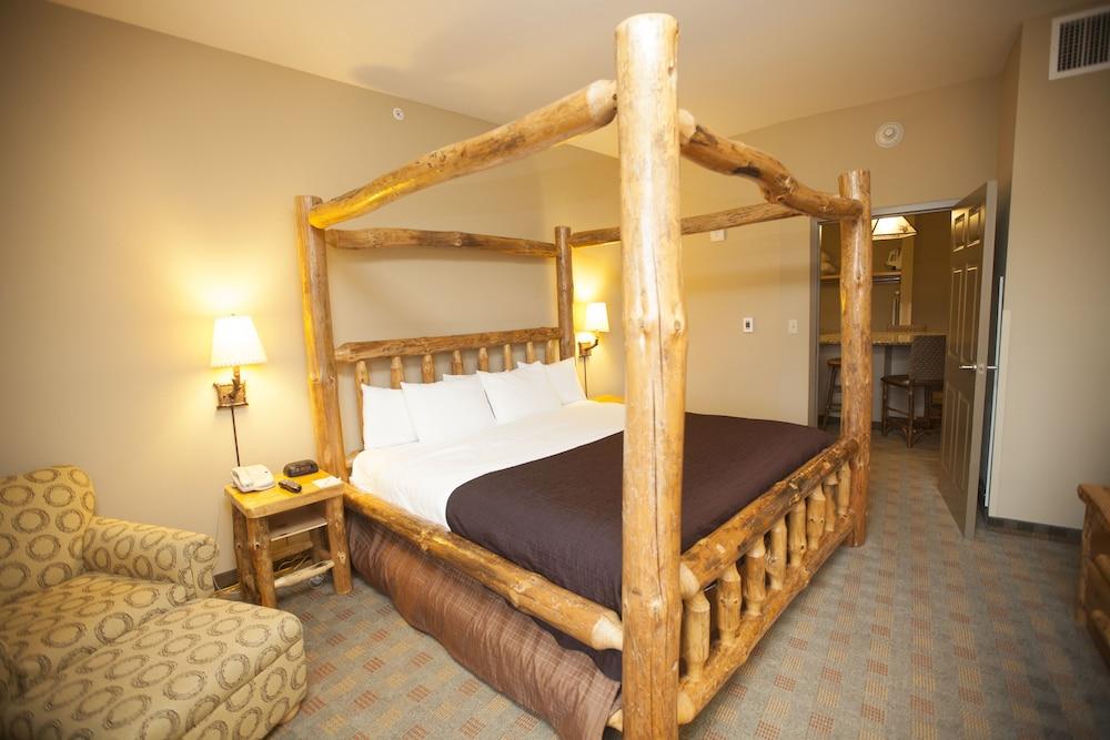 Great Wolf Traverse Lodge