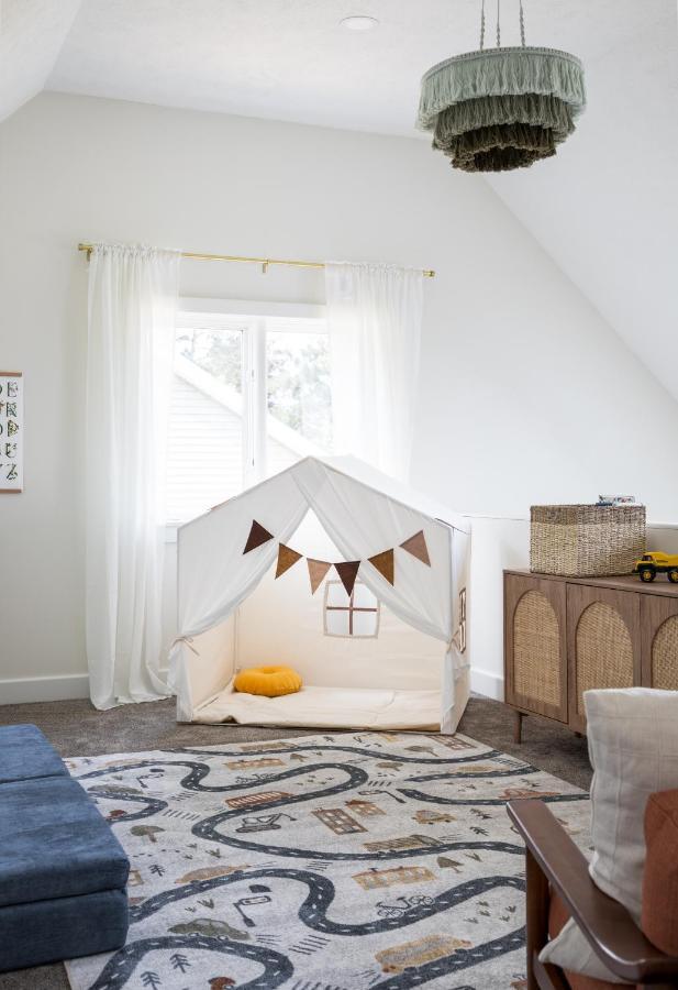 M22 Cedar House - Lakefront In Wine Country With Playroom *