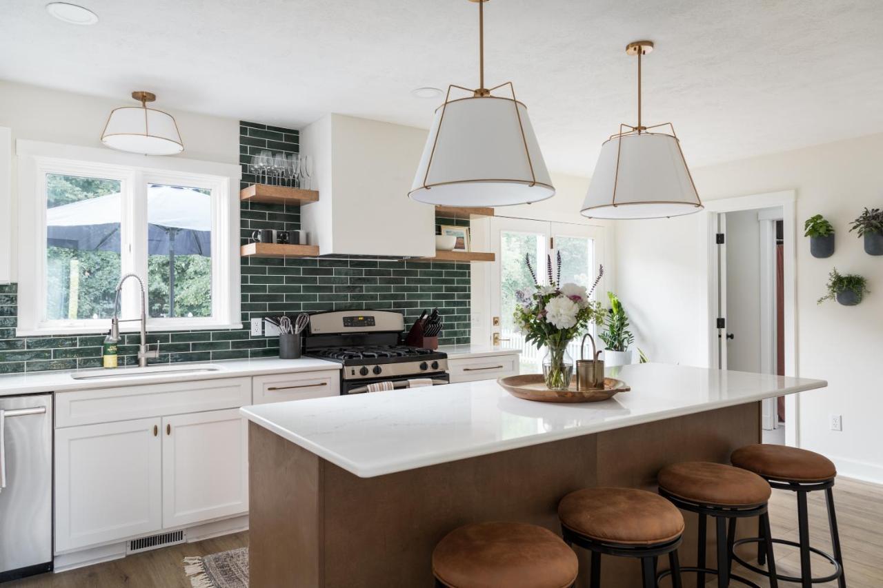 M22 Cedar House - Lakefront In Wine Country With Playroom Holiday home Traverse City